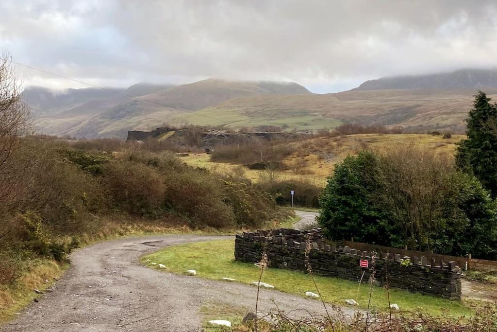 Welsh Holiday Home Sleeps 5 Close To Beaches & Mountains Nantlle Eksteriør bilde