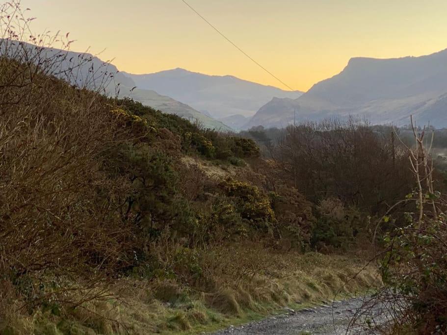 Welsh Holiday Home Sleeps 5 Close To Beaches & Mountains Nantlle Eksteriør bilde